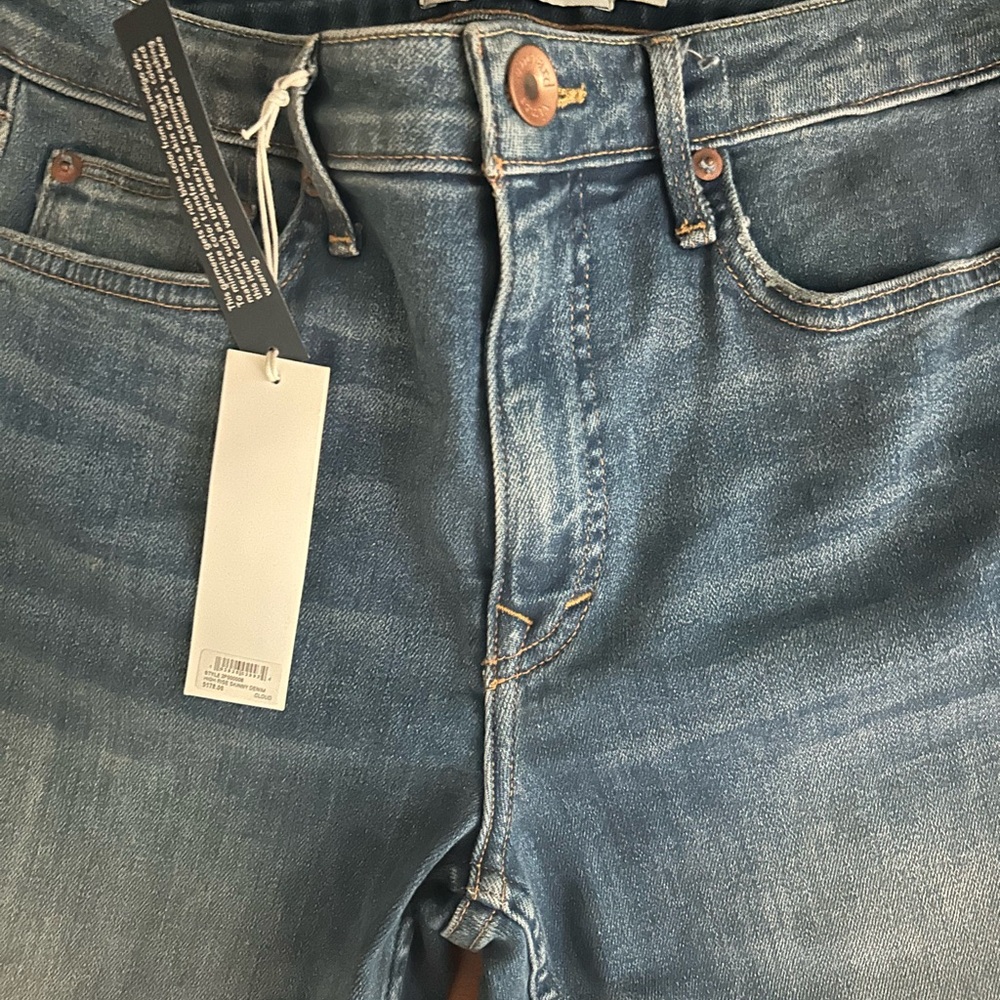 Vineyard Vines skinny jeans size 26 waist. New with tags